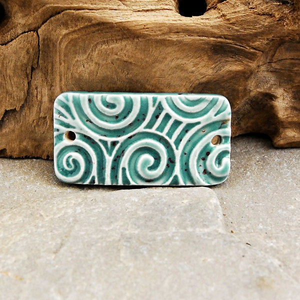 Spiraling Waves On Square